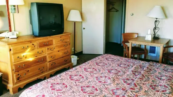 Western Ridge Motel 6